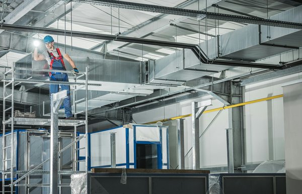 Améliorer la qualité de l'air et le confort dans les espaces de travail grâce à la ventilation professionnelle